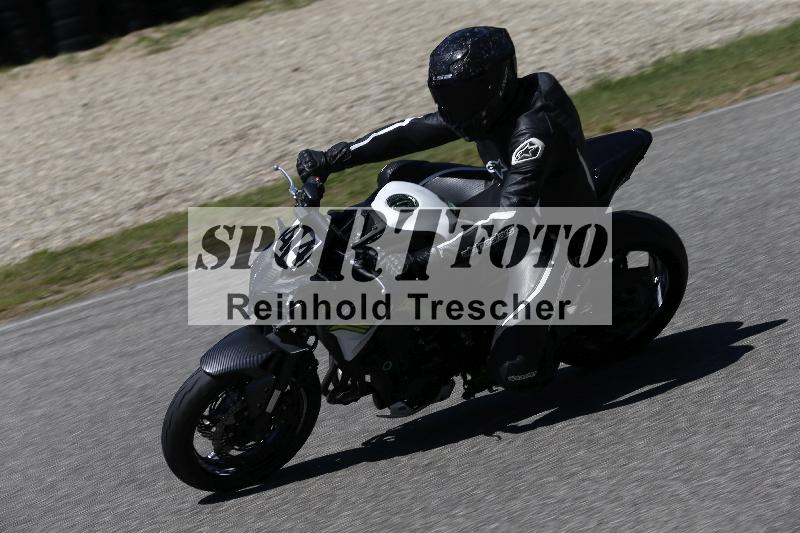 /15 22.05.2026  Plüss Moto Sport  Discover the Bike ADR /Gruppe gruen - Bike 1/44